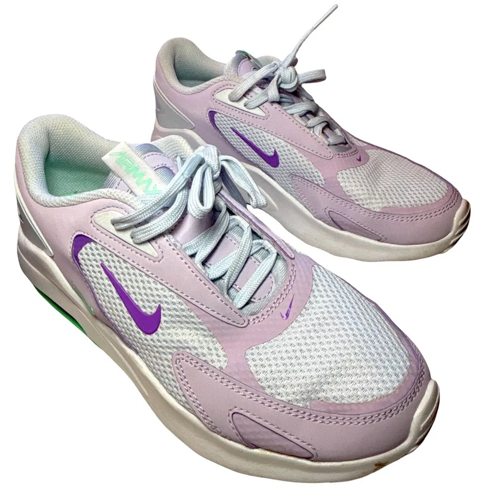 Nike Airmax Bolt Women's Lavender and White Sneakers Size 8
